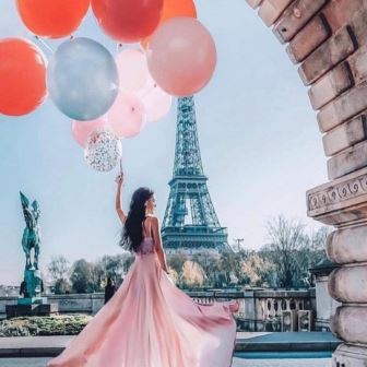 Картина по номерам "Девушка с воздушными шарами в Париже" GX 25445 фото, картинки