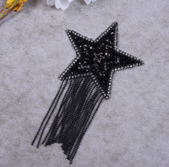 Нашивка на одежду со стразами и цепями "Черная звезда" 8,5*15 см фото, картинки
